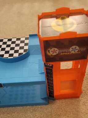 Disney / Pixar Cars Glow Racers Copper Canyon Playset. Not Full.